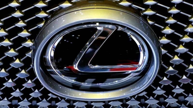 LEXUS IS GOES HYBRID