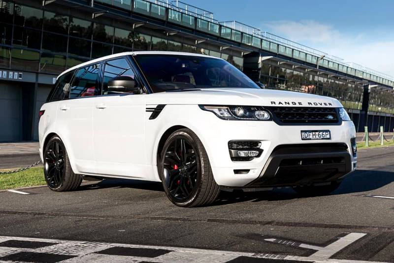 Ring Road completed by a Range Rover Sport