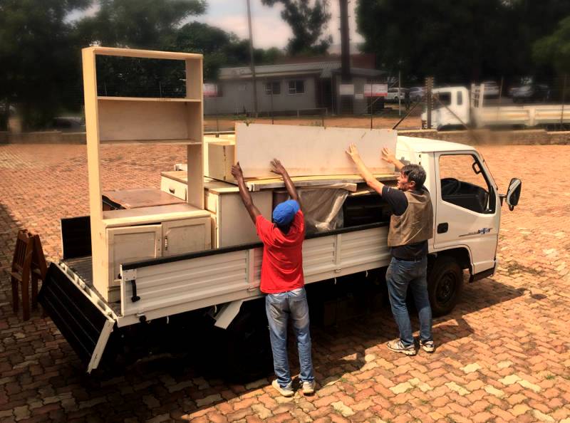 Take the JMC Carrying 1.6-tonne dropside