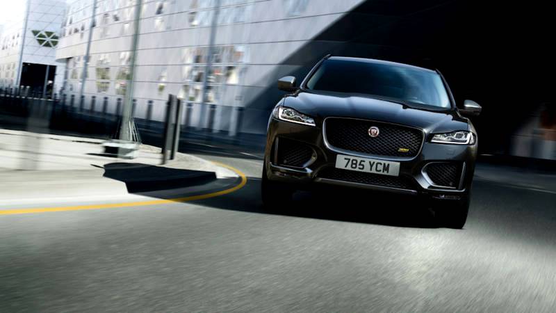 Jaguar F-PACE: 300 SPORT