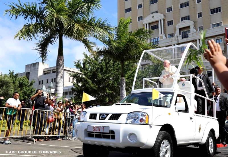 Nissan creates NP300 ‘Popemobile’