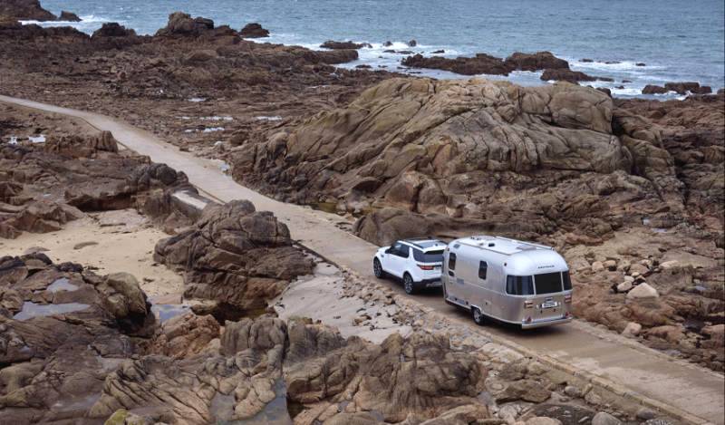 Land Rover Discovery Tow Assist technology