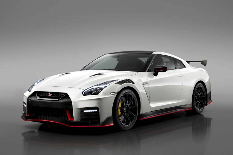 Nissan GT-R NISMO to life in bricks