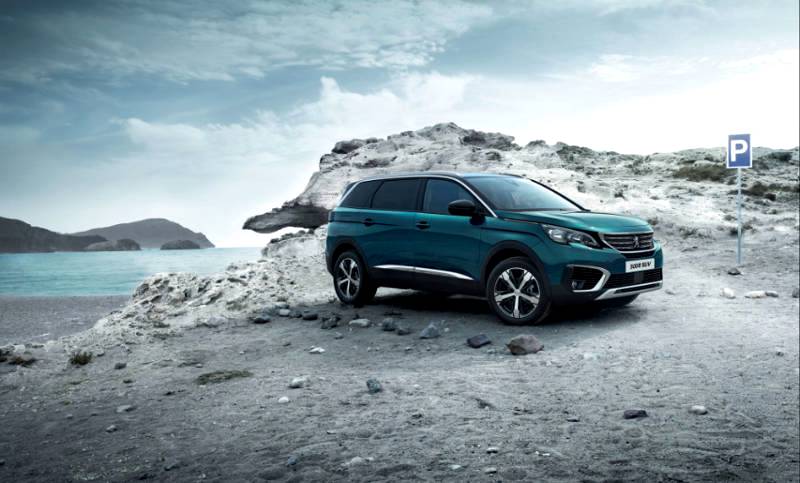 AWARD-WINNING PEUGEOT 5008 SUV CONTINUES TO IMPRESS