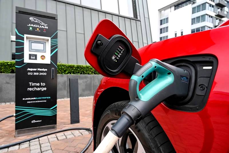 Jaguar’s basic etiquette tips for public EV charging