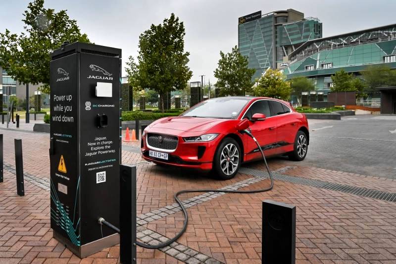 Jaguar’s basic etiquette tips for public EV charging