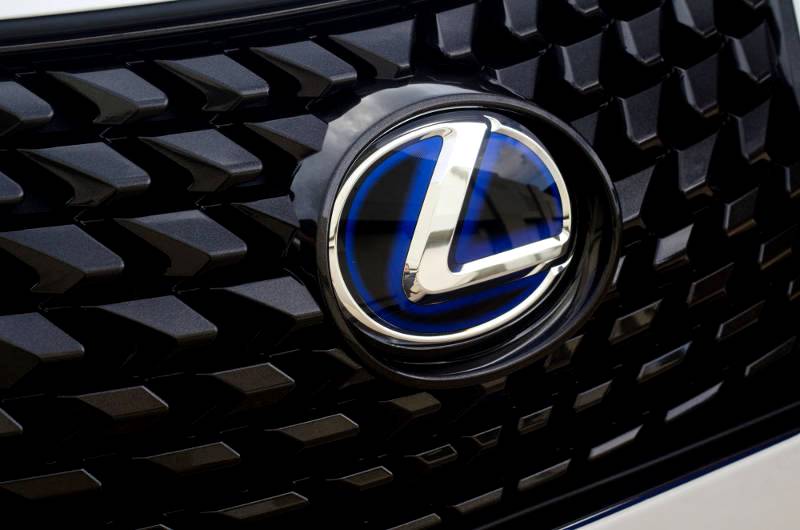 Lexus introduces new entry-level UX 250h EX grade