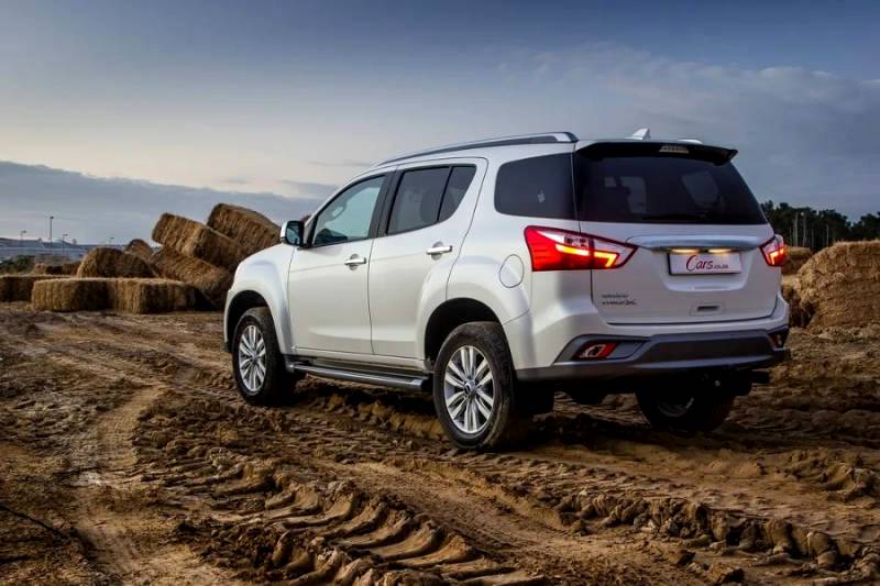 Which brand has the best salespeople?