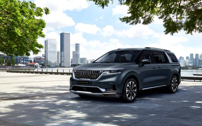 Fourth-generation KIA Carnival revealed