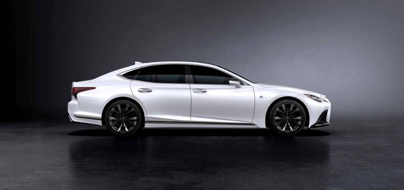 LEXUS PREMIERES NEW LS: ADVANCED EVOLUTION