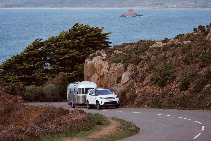 Land Rover pulls out all the stops with towing tech