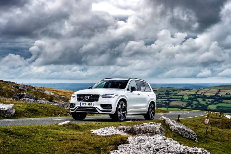 Volvo XC90 Recharge Plug-in Hybrid T8 honoured in inaugural What Car? Electric Car Awards