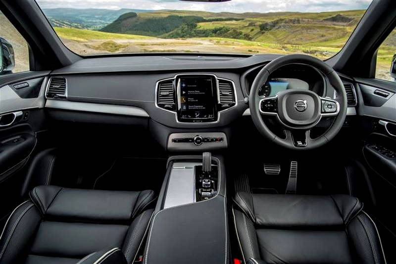 Volvo XC90 Recharge Plug-in Hybrid T8 honoured in inaugural What Car? Electric Car Awards