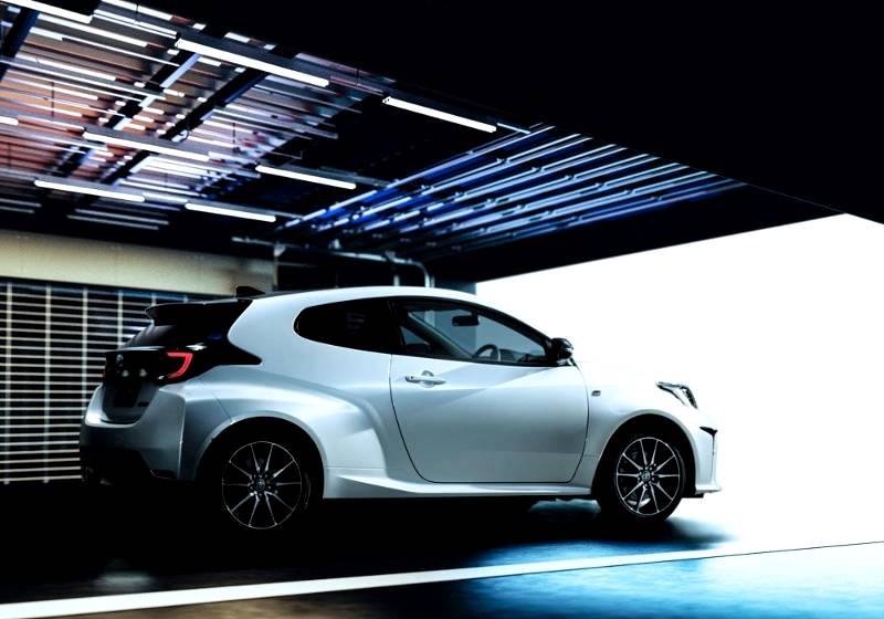 GR YARIS MAKES ITS JAPANESE DEBUT