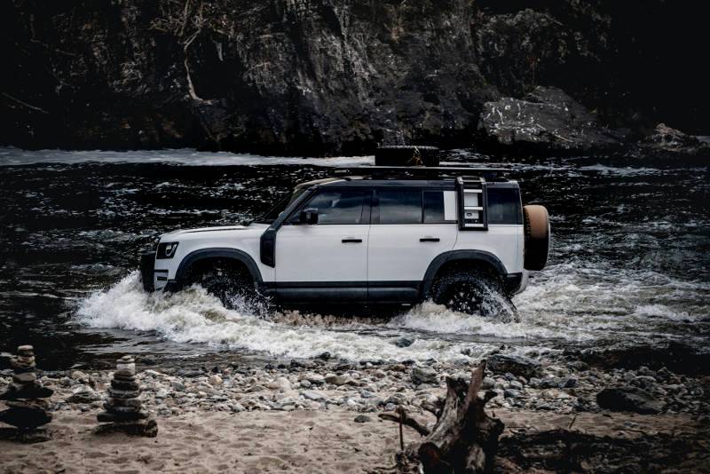 Mzansi Edge: Kingsley Holgate and the New Defender hit the road again