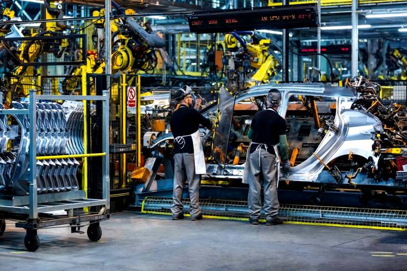 Nissan celebrates production of the 500,000th LEAF