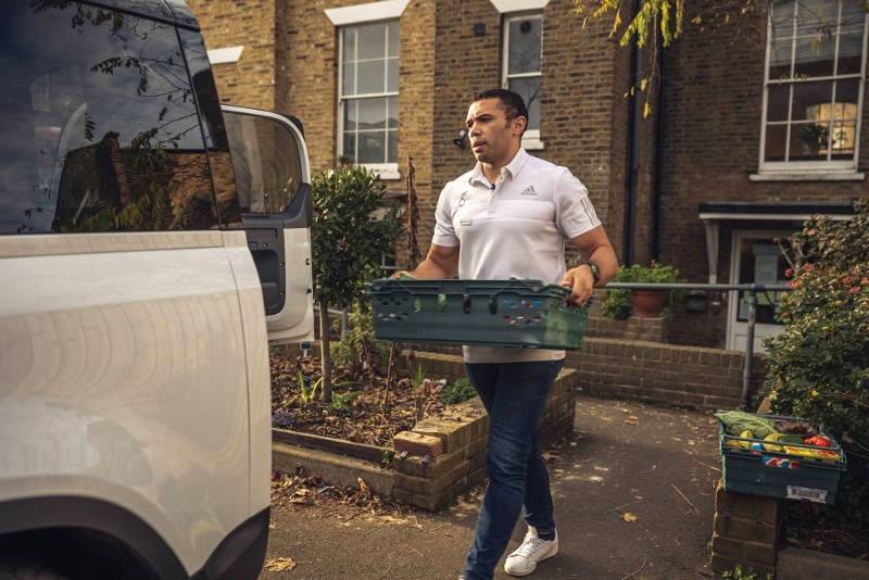 Bryan Habana and Land Rover support Red Cross in Coronavirus pandemic