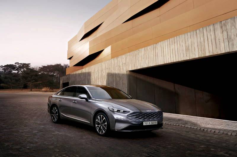 Kia unveils first images and details of all-new K8 high-tech