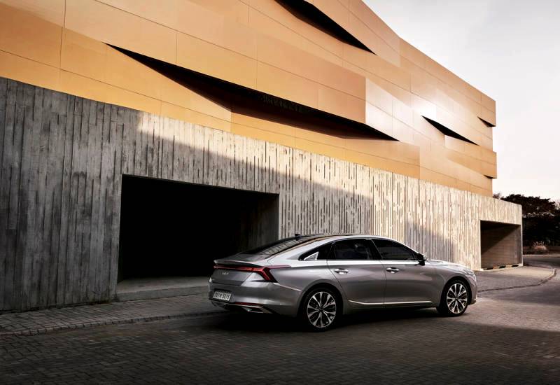 Kia unveils first images and details of all-new K8 high-tech