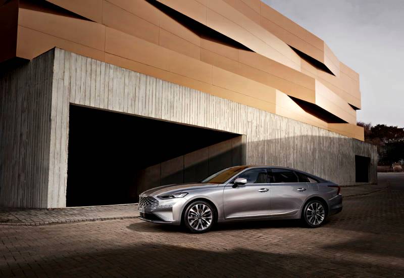 Kia unveils first images and details of all-new K8 high-tech