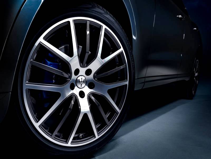 New Maserati Levante Hybrid