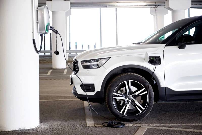 Volvo Cars to lower CO2