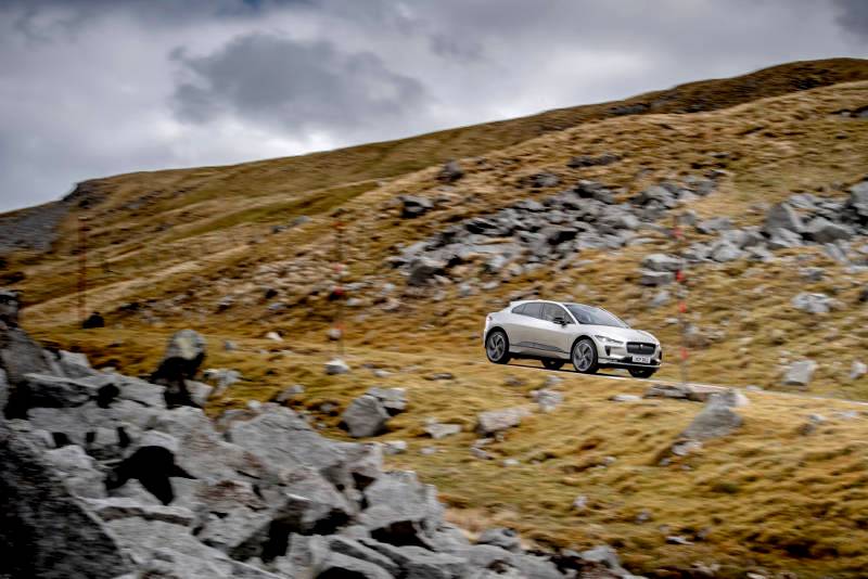 Jaguar I-PACE completes Everesting Challenge