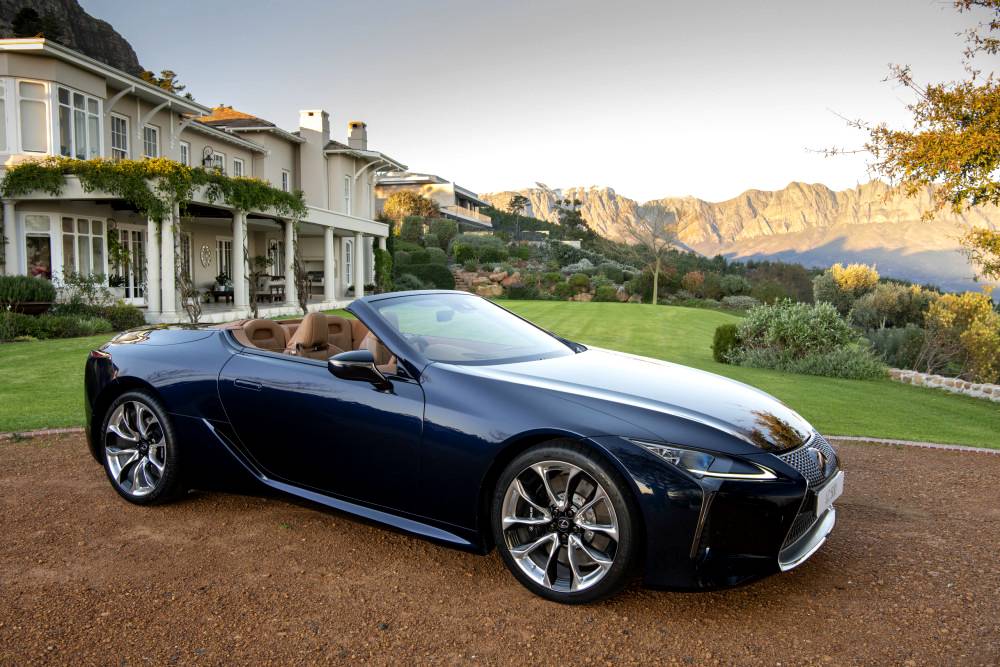 10.3-inch Multimedia Screen with Android Auto & Apple CarPlay