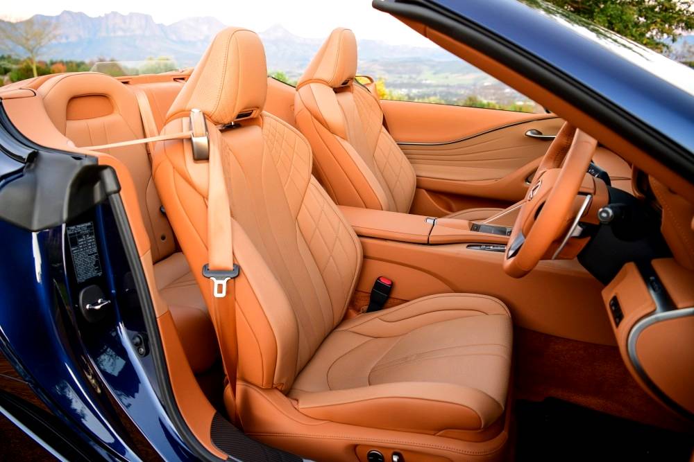 10.3-inch Multimedia Screen with Android Auto & Apple CarPlay