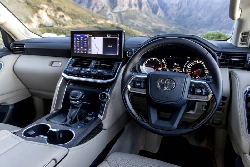 Land Cruiser 300 – The Master of Africa