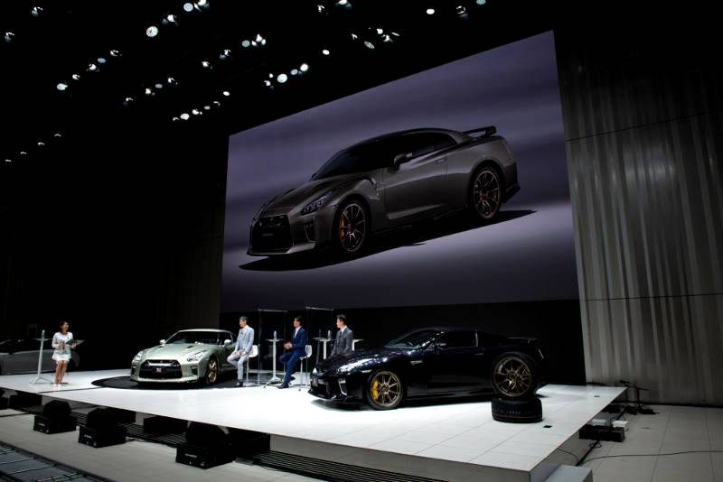 New Japan-market Nissan GT-R unveiled