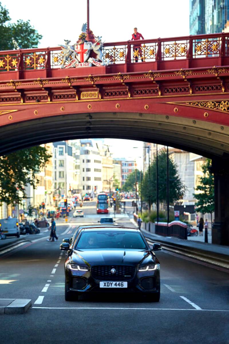 Jaguar XF embarks on a thrilling chase across London to celebrate the release of No Time To Die