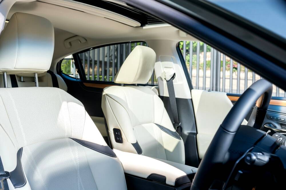 Craftsmanship and Luxury – standard