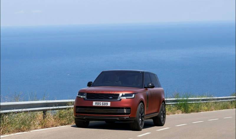 The New Range Rover SV
