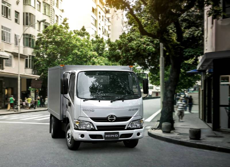 TOYOTA DYNA MORPHS INTO HINO 200