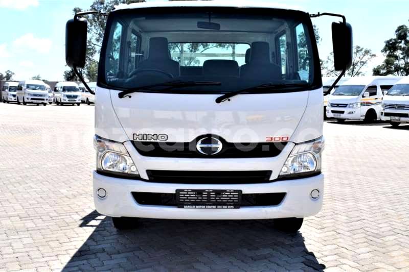 TOYOTA DYNA MORPHS INTO HINO 200