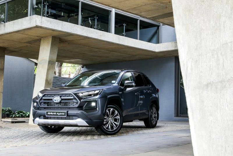 Exciting E-FOUR Variants Bolster RAV4 Range