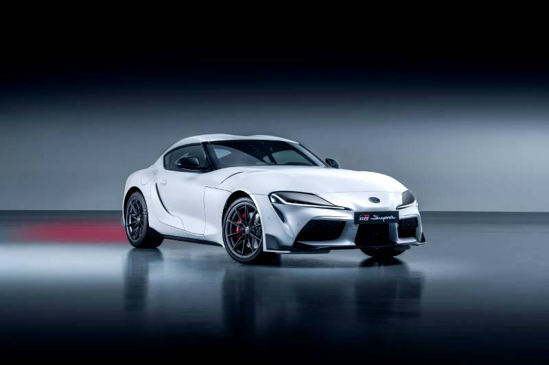 TOYOTA UNVEILS UPDATED GR SUPRA WITH MANUAL GEARBOX