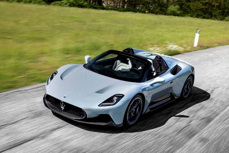 VIDEOS ADDED: New Maserati MC20 Cielo Global Premiere