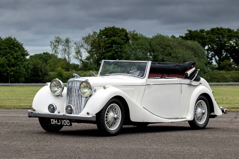 Jaguar Land Rover celebrates the Queen’s Platinum Jubilee