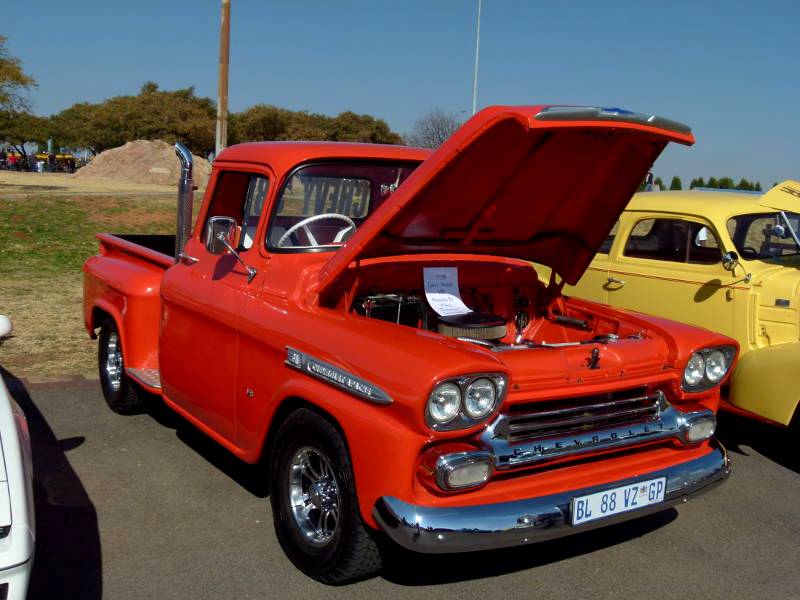 Sunny skies, no masks and The Classic Car Show