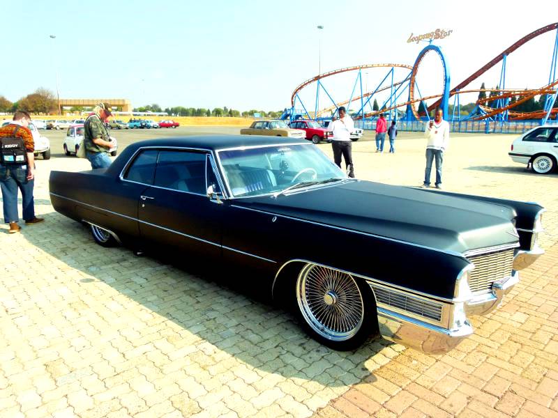 Sunny skies, no masks and The Classic Car Show