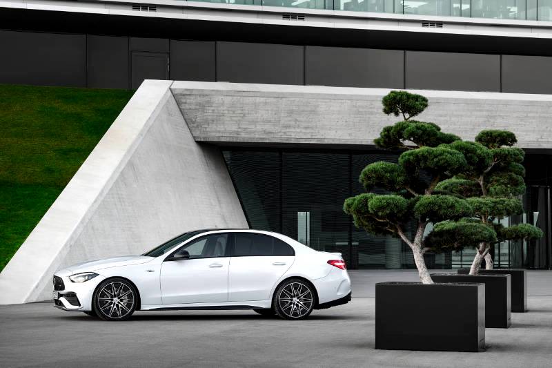 The new Mercedes-AMG C 43 4MATIC