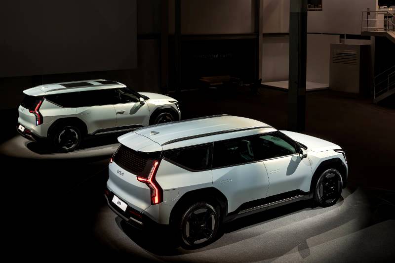 The ground-breaking Kia EV9 revealed