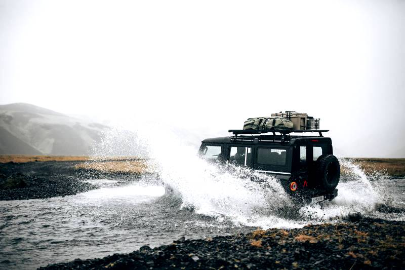 Thule launches Caprock platform rooftop carrier