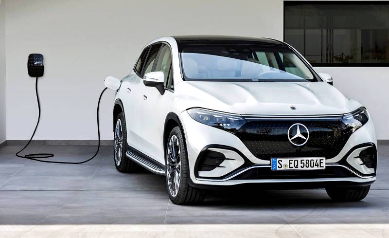 Mercedes-Benz South Africa showcases all-electric EQS SUV