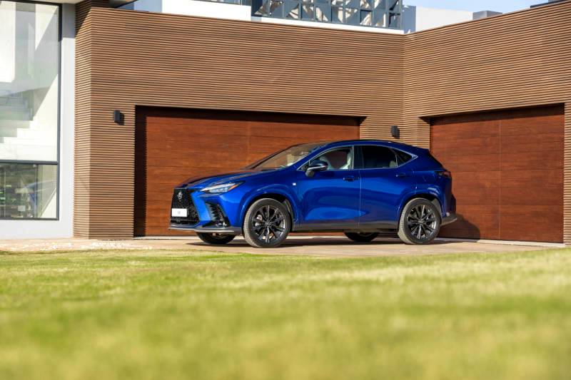 VIP-chauffeur drives brought to you by Lexus