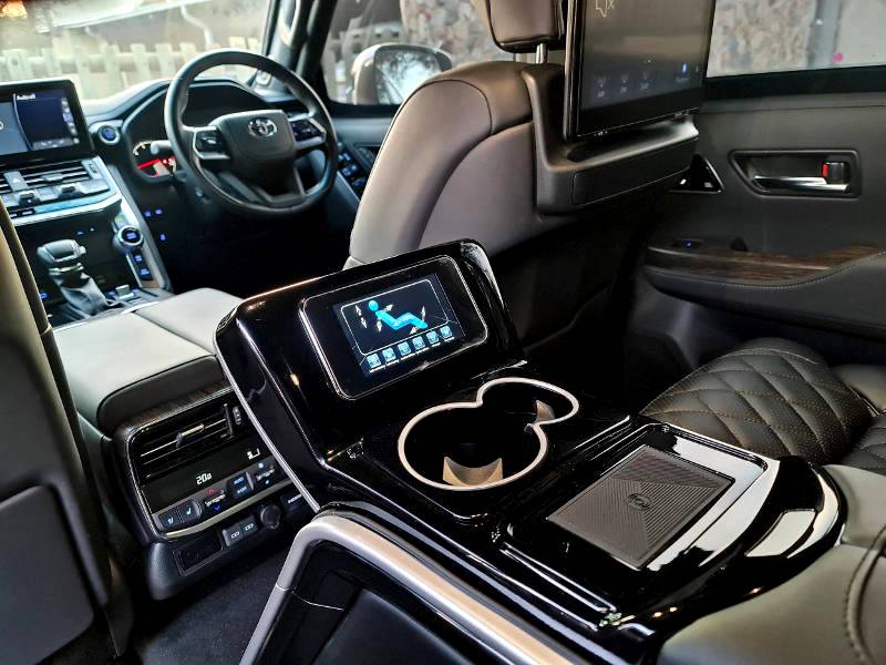 TOYOTA LAND CRUISER 300 NOW AVAILABLE WITH LUXURY SEATS