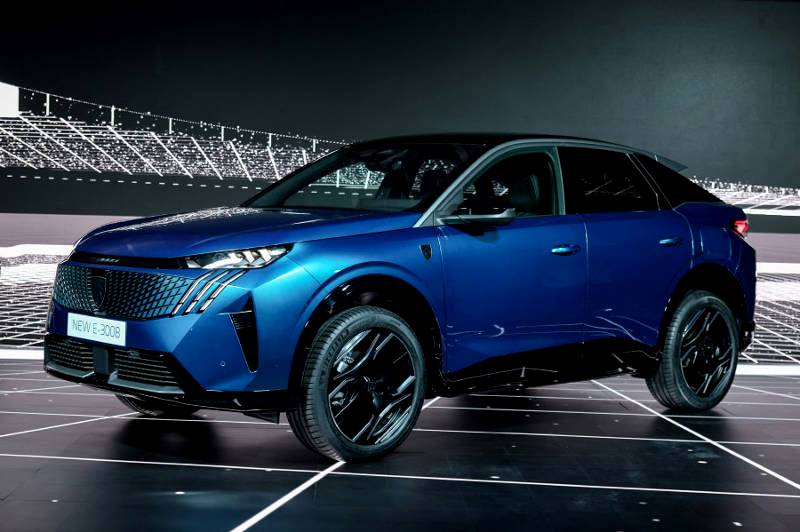 CAR OF THE YEAR 2024: THE NEW PEUGEOT E-3008 IN THE FINAL