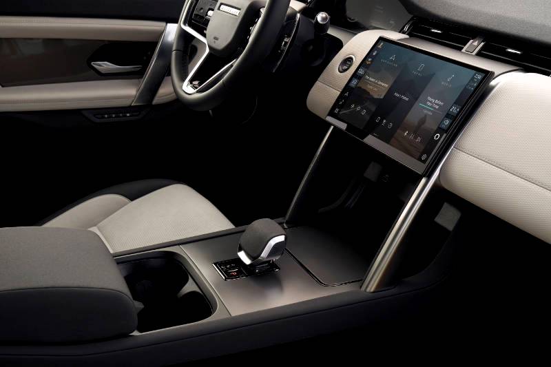 Designed for family life: Distinctive Discovery DNA